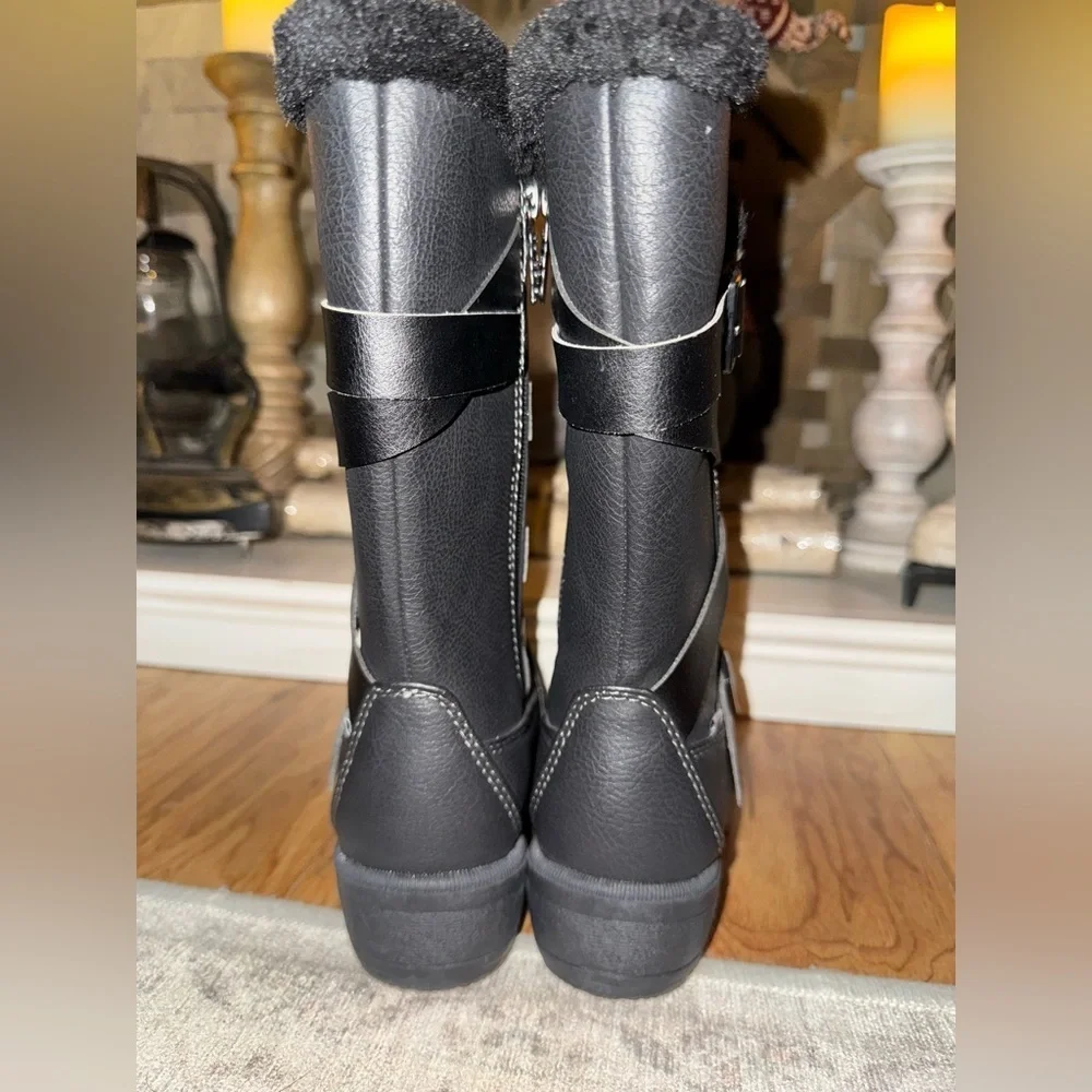 Totes women's Black Deidre Winter Boots  size 6. NWOT